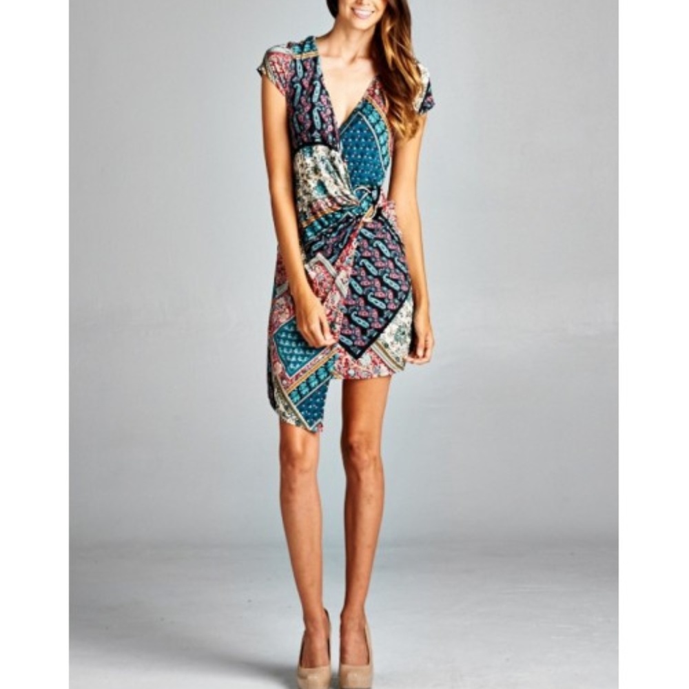 LAST 3! 💕 Printed Short Sleeve Wrap Dress